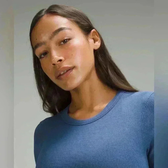 Lululemon  🍋 Hold Tight Cropped T-Shirt - Picture 3 of 5